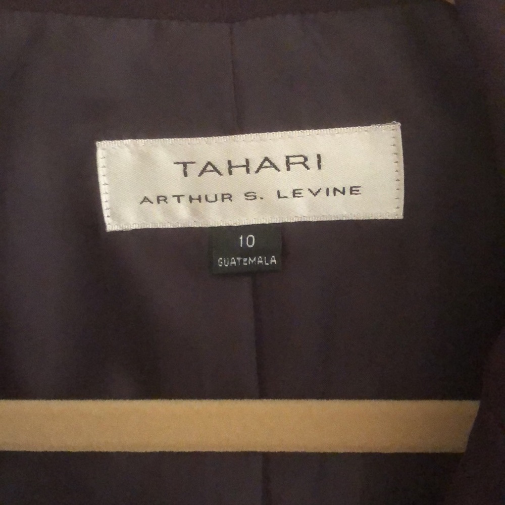 Tahari Ladies Blazer - Picture 2 of 8